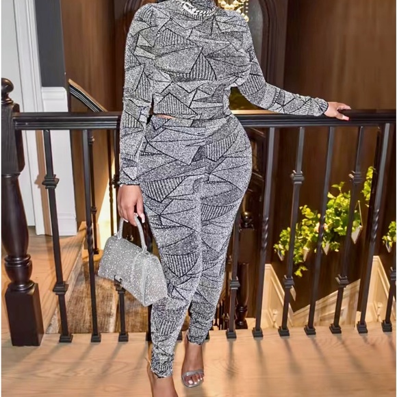 Geometric Print 2pc Set - Picture 1 of 1